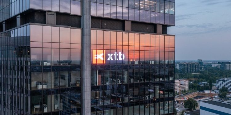 XTB Slips on Final $5.3M Fine Despite STOXX 600 Entry, Still Up 140% This Year