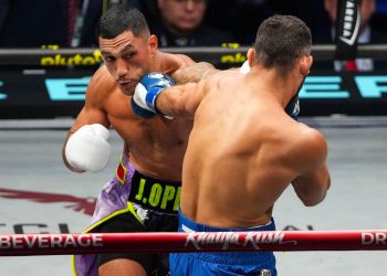 Jai Opetaia scores brutal knockout of Noel Mikaelian to cruiserweight titles, calls out David Benavidez