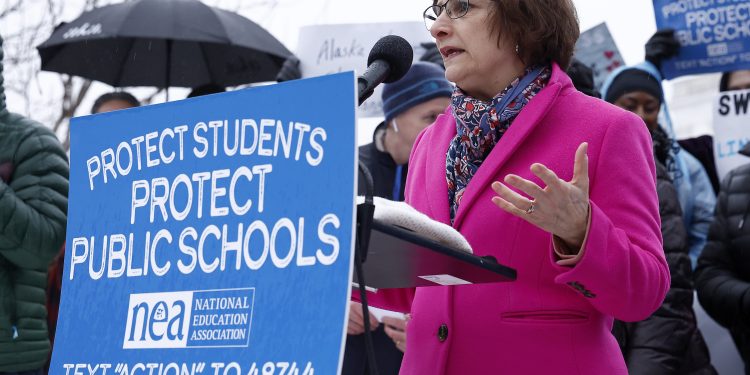 Bonamici ‘exploring’ bid for Scott’s education leadership