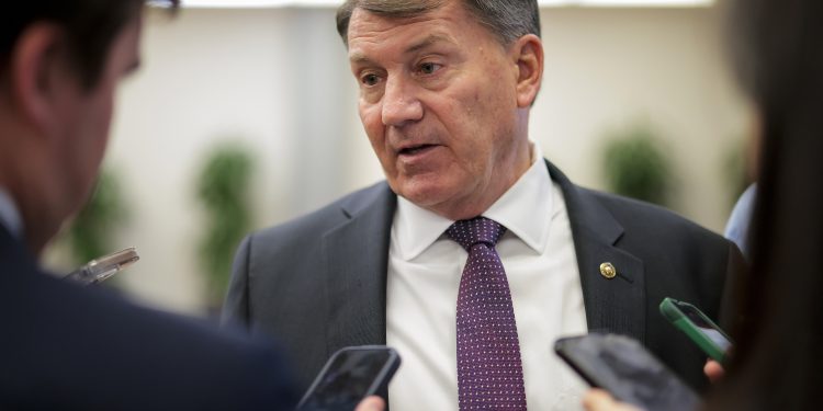 Republicans give Warsh room on interest rates