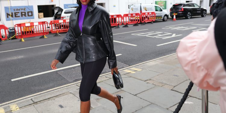 10 London Fashion Week Outfits to Recreate Now