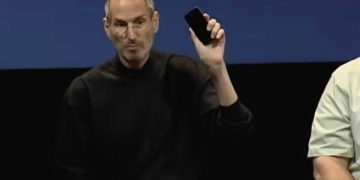 Watch Steve Jobs defuse Apple’s Antennagate scandal in lost video footage
