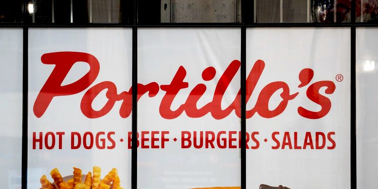 He Started a Hot Dog Business Without Knowing How to Cook One. 50 Years Later, He Became a Millionaire: ‘I Came From a Poor Family’