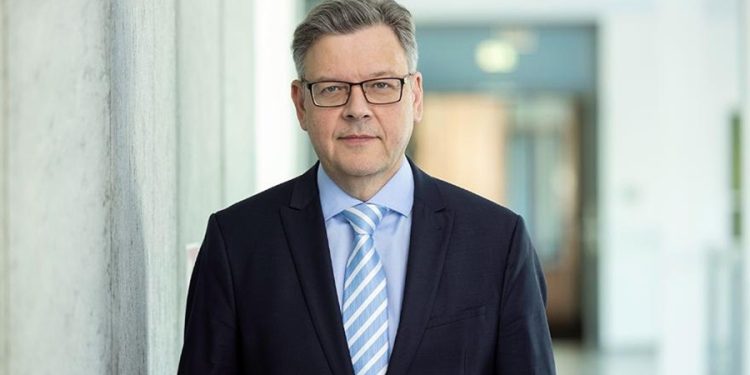 BaFin Says Firms Choose Europe’s Weakest Supervisor Then Expand Across the Bloc