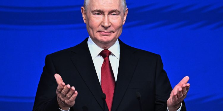 Bipartisan Russia hawks urge Trump to pull Putin invite to G20 summit