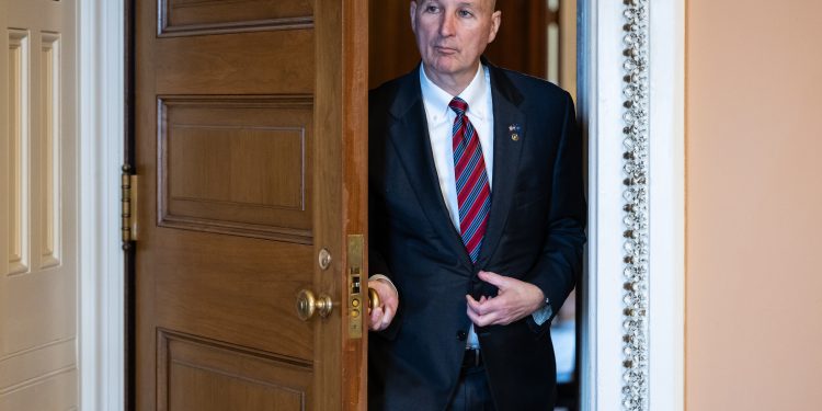 Senate to vote on member stock trading bill