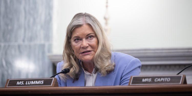 Lummis blocks resolution denouncing Trump’s ‘public service announcements’