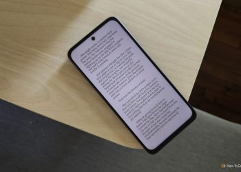 What’s better than a gimmicky phone-sized eReader? An eReader phone