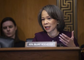 Bipartisan Senate duo drops new data center bills