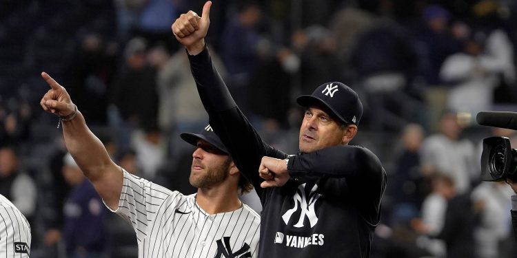 Wild Card Round winners and losers: Aaron Boone, Padres have a lot to celebrate