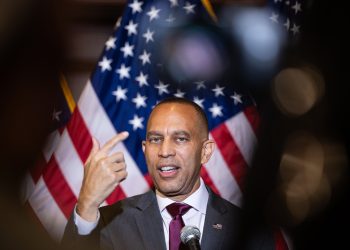 Democrats push for a bigger majority that would alleviate headaches for Hakeem Jeffries