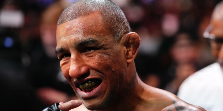 Traumatic brain injury caused Raoni Barcelos’ medical scare at UFC Vegas 121