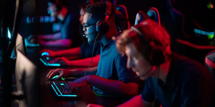Why Pro Gamers Don’t Use OLED Monitors