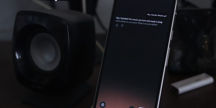 Anthropic says Claude can work with Android apps now, so I tested it against Gemini