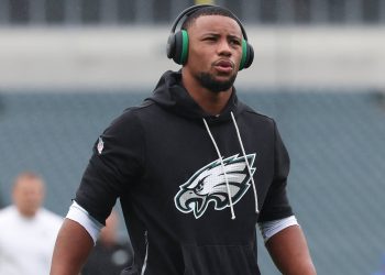 Emergency Eagles-Bucs trade proposal after another Saquon Barkley injury scare