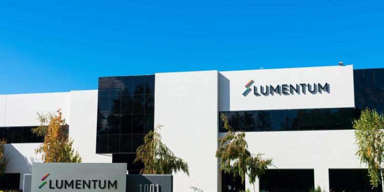 Lumentum (LITE) Stock Rises 7% to Lead S&P 500 as Optical Networking Names Rebound