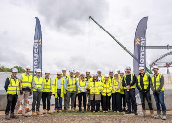 Steelwork progresses at Aylesbury logistics development