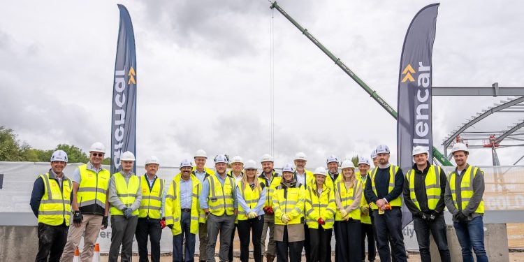 Steelwork progresses at Aylesbury logistics development