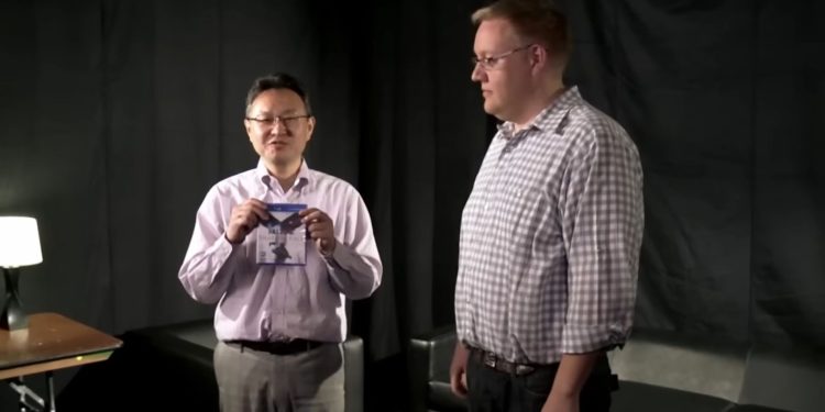As Sony kills physical games, former PlayStation execs recreate now-infamous PS4 game-sharing tutorial, but whoops, there’s no disc now