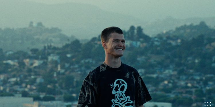 This 23-Year-Old Turned a Facebook Marketplace Find Into a Creative Household Product. It Exploded on Social Media and Made $150K in 2 Weeks.
