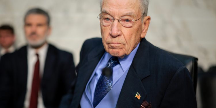 Democrats call on Chuck Grassley to apologize to Jack Smith for basketball gaffe