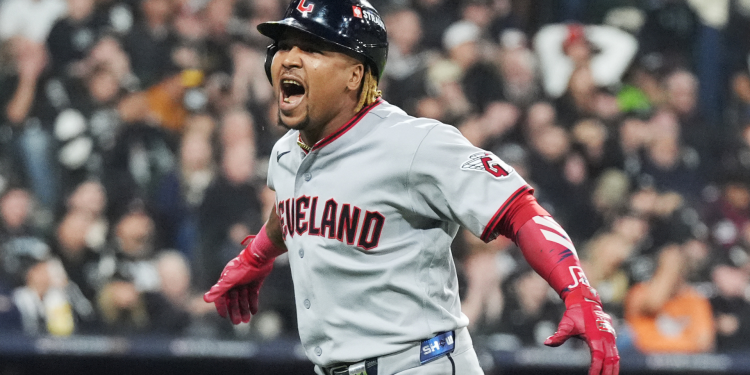 Guardians erupt in sixth inning to stun White Sox in Game 4 of ALDS, force deciding Game 5