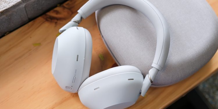 If Your Expensive Bluetooth Headphones Sound Underwhelming, This Could Be Why