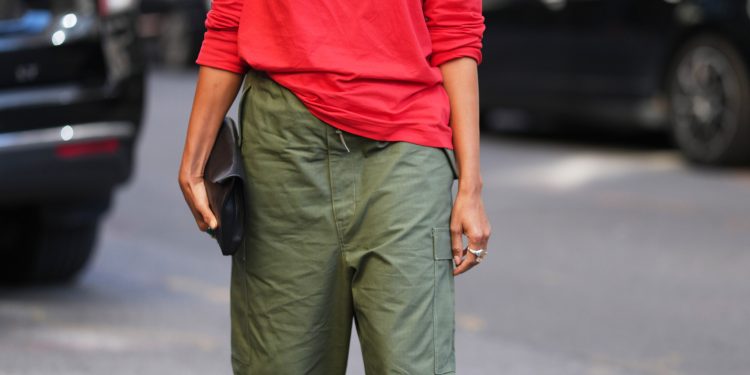 What to Wear With Olive Green Pants Beyond a Basic White Tee