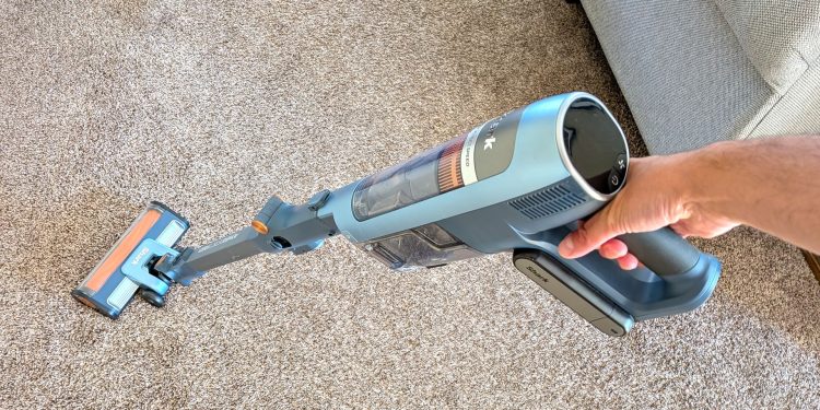 Shark’s latest and greatest 4.5-star-rated vacuum with an auto-empty dock just got a mega £200 discount on Amazon