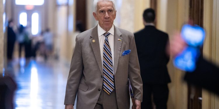Bipartisan House group urges Trump to enforce Russia sanctions, scrap diesel deal