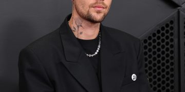 Justin Bieber Makes Rare Public Appearance at L.A.’s MacArthur Park