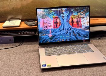Lenovo Yoga Pro 7i Gen 11 Aura Edition OLED laptop review