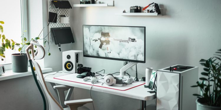 The Biggest Problem With Ultrawide Monitors Is Right At Your Desk