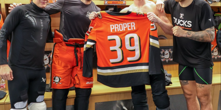 WATCH | Jeff Malott and the Anaheim Ducks go wild after his brother Mike Malott’s KO win
