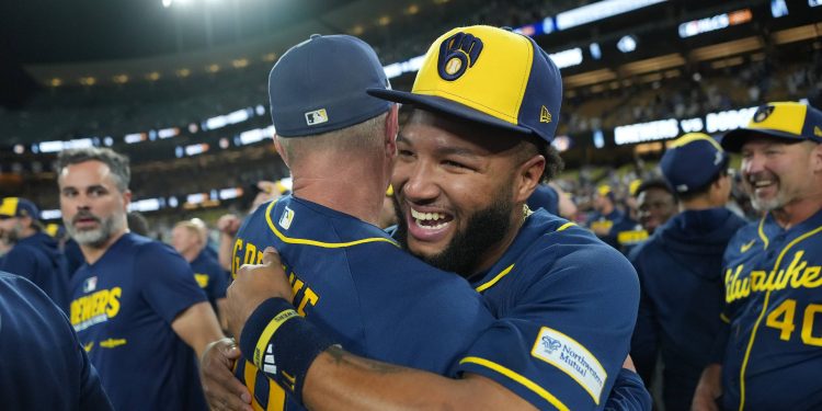 How many teams have never won a World Series? Either Rays or Brewers will make history
