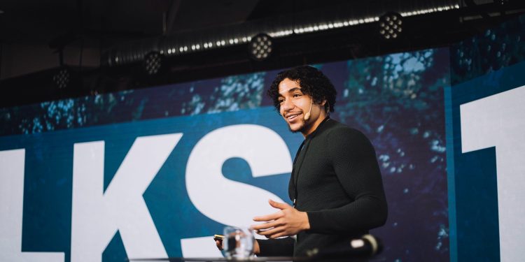 Your Book or Keynote May Not Pay Much — But Here’s How to Tell If It’s Winning You Better Clients