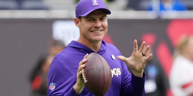 All of the Sudden, Sneaky Vikings QB Option Becomes an Option Yet Again