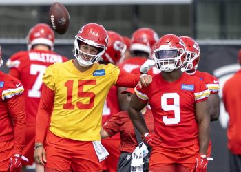 Top 5 NFL Super Bowl Contenders: Brock Purdy and Patrick Mahomes Lead the Way