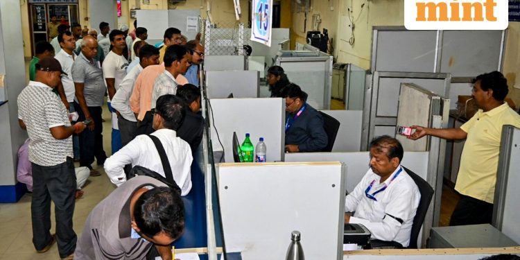 Bank employees worked on Sunday but Monday strike deferred; change in plan triggers meme fest online