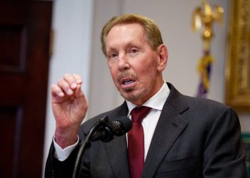Oracle’s massive AI bet hides a huge warning investors can’t ignore
