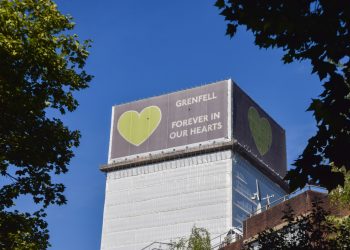 Police hand over Grenfell files for charging decisions
