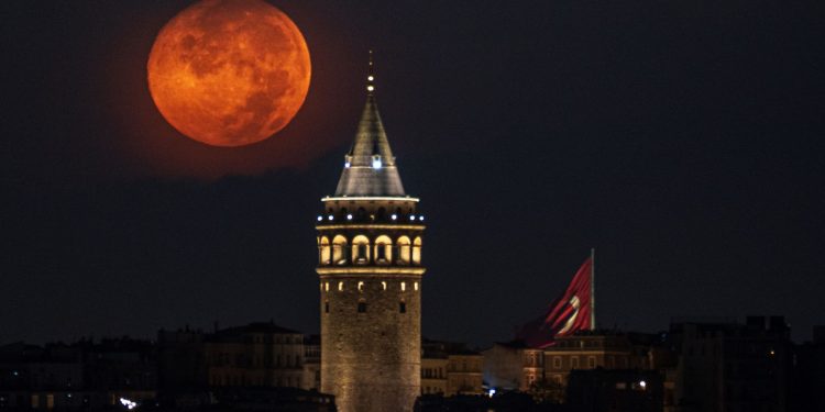 October full ‘Hunter’s Moon’ dazzles in spectacular photos from around the world