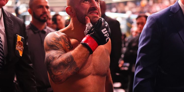 Alexander Volkanovski reacts to UFC Sydney main event as fans take issue with announcement